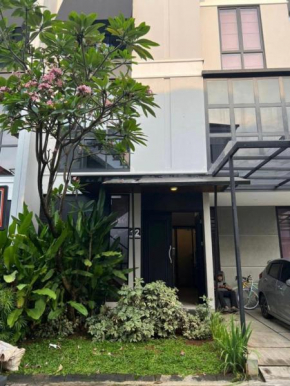 SAY Home - Cozy 3BR Home in South Jakarta